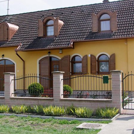 Rajna Vendeghaz Villa โบกาช ภายนอก รูปภาพ